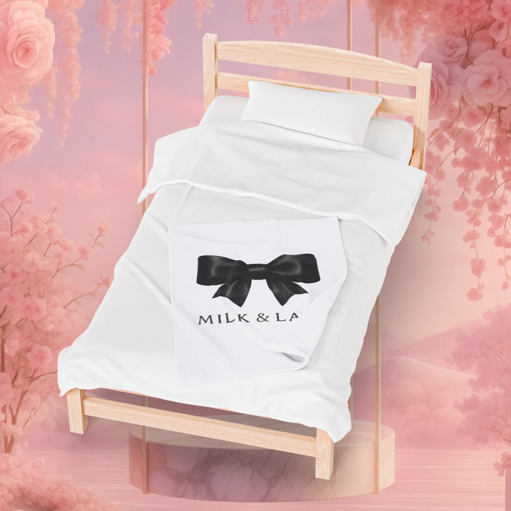 Velveteen Plush Blanket — Luxury Soft Feminine Throw