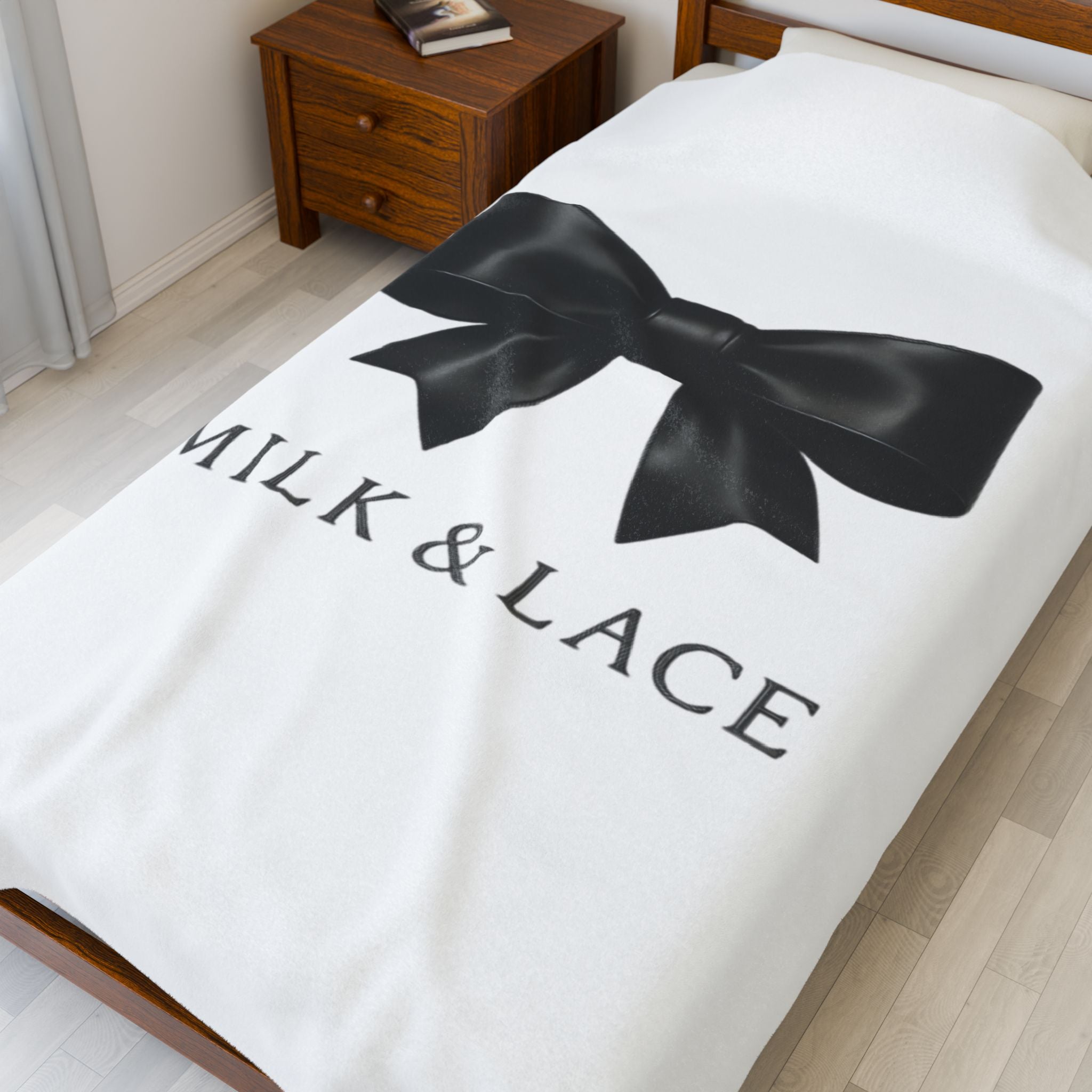 Velveteen Plush Blanket — Luxury Soft Feminine Throw