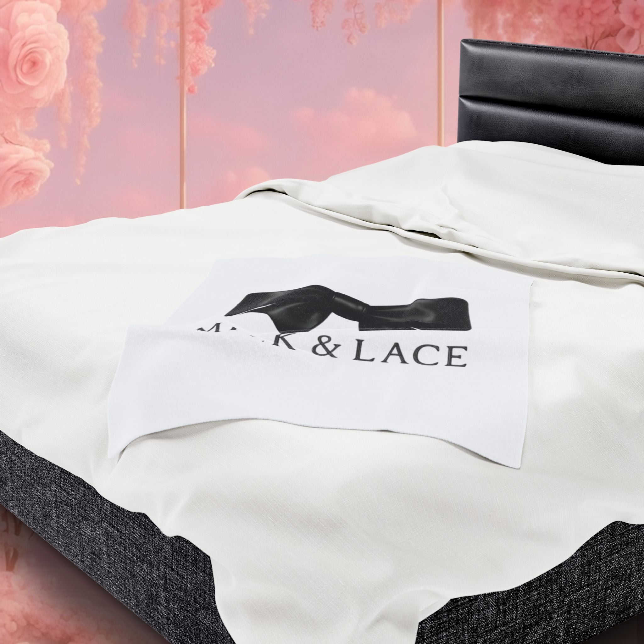 Velveteen Plush Blanket — Luxury Soft Feminine Throw