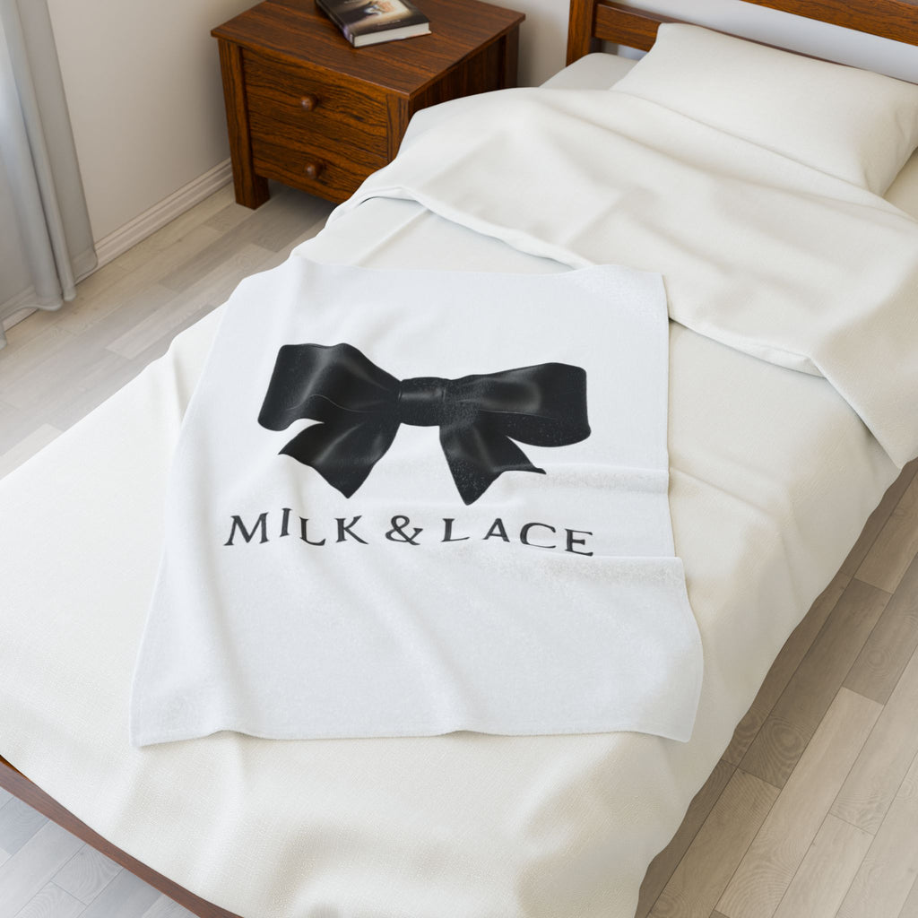 Velveteen Plush Blanket — Luxury Soft Feminine Throw