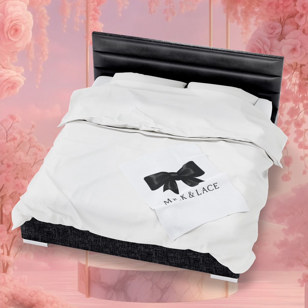 Velveteen Plush Blanket — Luxury Soft Feminine Throw