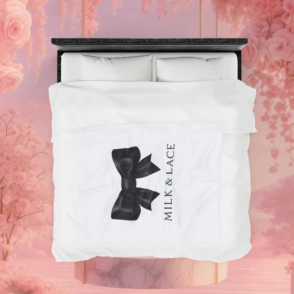 Velveteen Plush Blanket — Luxury Soft Feminine Throw