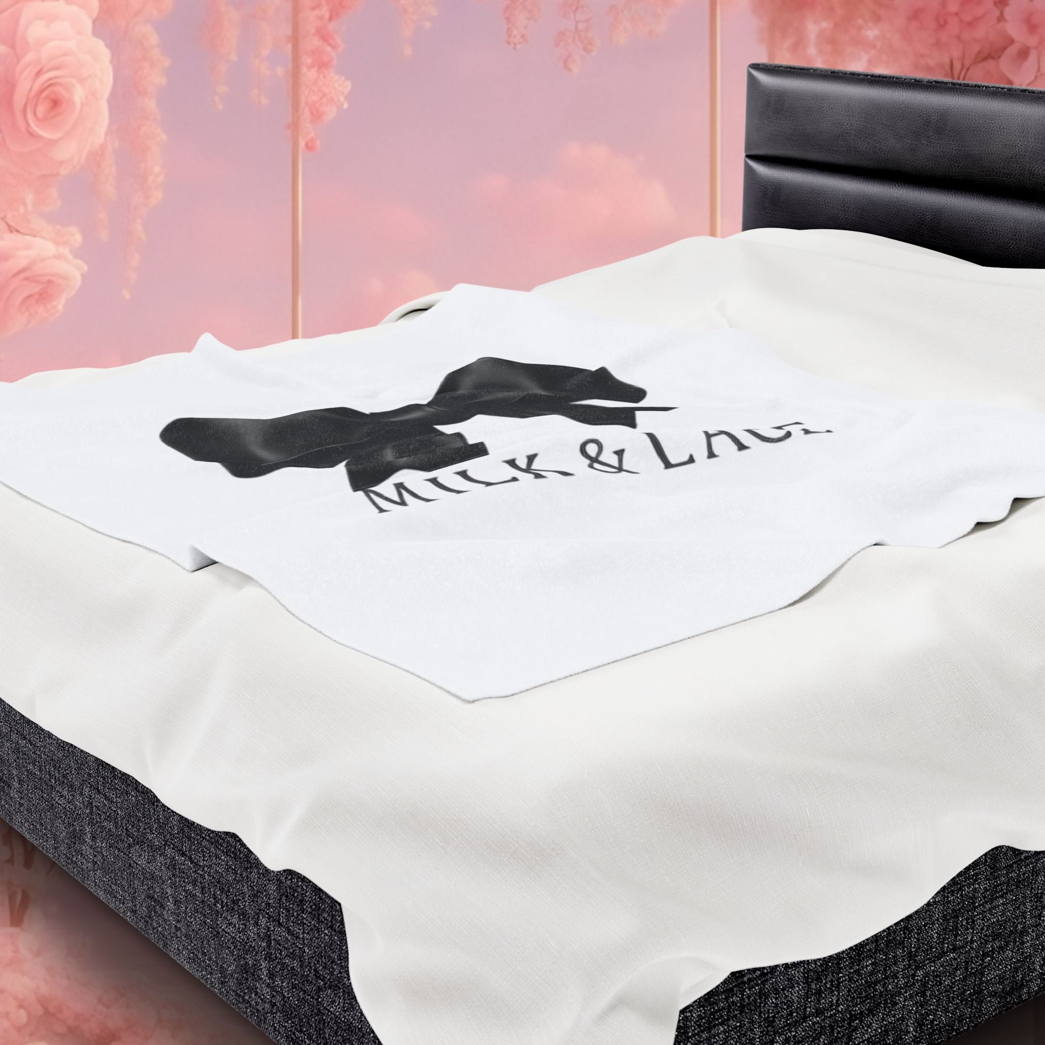 Velveteen Plush Blanket — Luxury Soft Feminine Throw